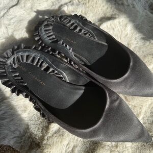 Good America Black Show Off Ruffle Slingback Pointy Flats